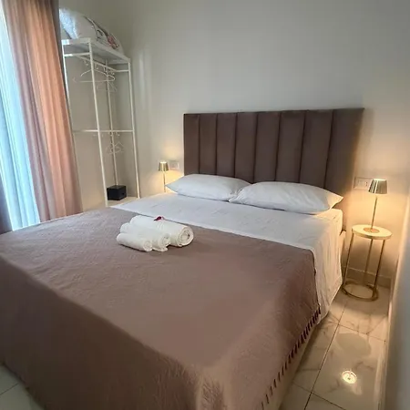 La Nuit Bed & Breakfast