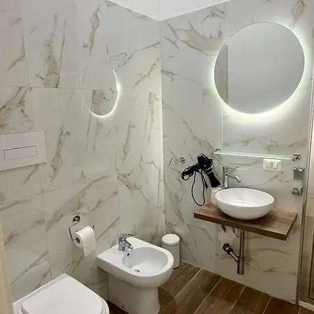 La Nuit Bed & Breakfast 4*
